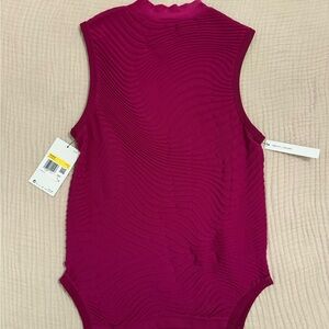 Nike Sleeveless Mock Turtleneck - Magenta